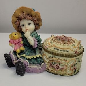 Vintage Girl With Doll Trinket Box Filled With Sz7 Rings